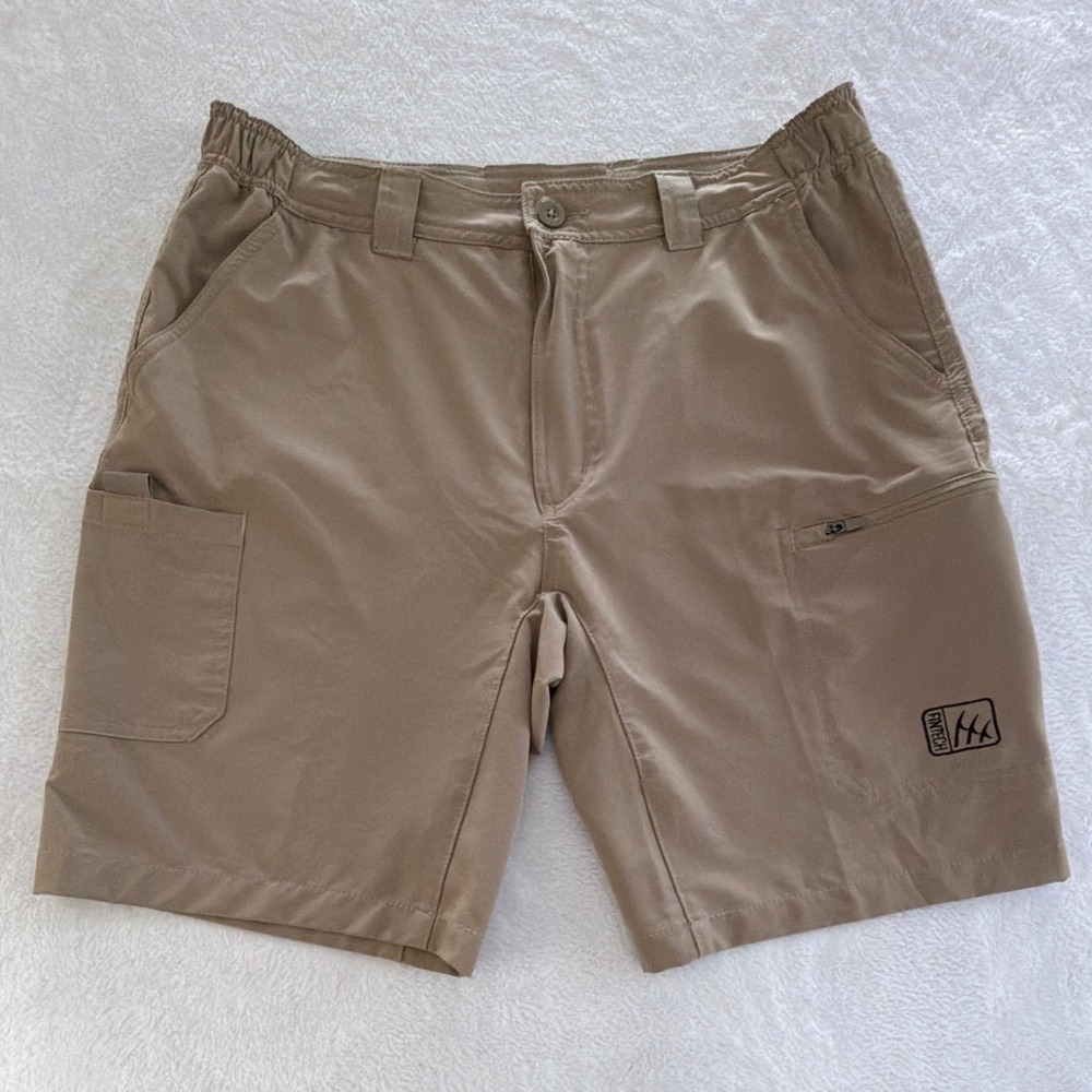 Fintech Men Med Performance Fishing Shorts Tan Khaki Quick Dry Stretch 9" Inseam